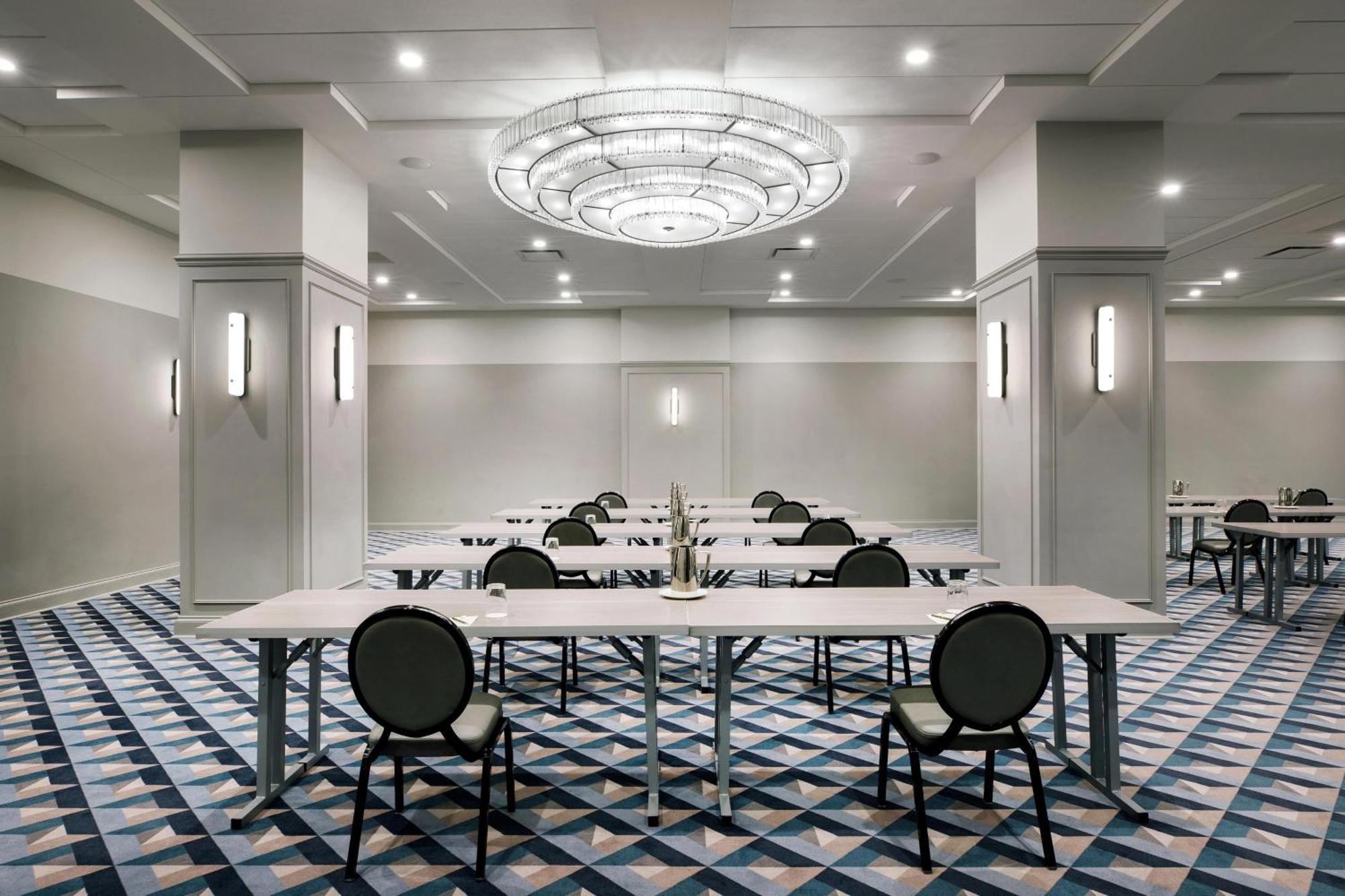 Cyrus Hotel, Topeka, A Tribute Portfolio Hotel מראה חיצוני תמונה